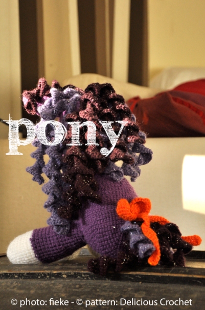 87 - Pony (2) - fiekefatjerietjes